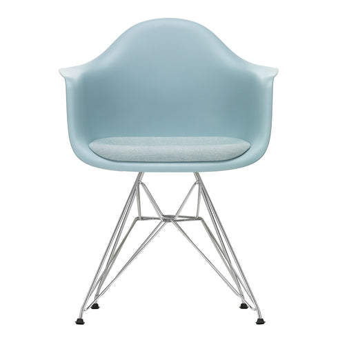Cadeira de Braços em Plástico Eames DAR / Assento em Tecido / Base Cromada